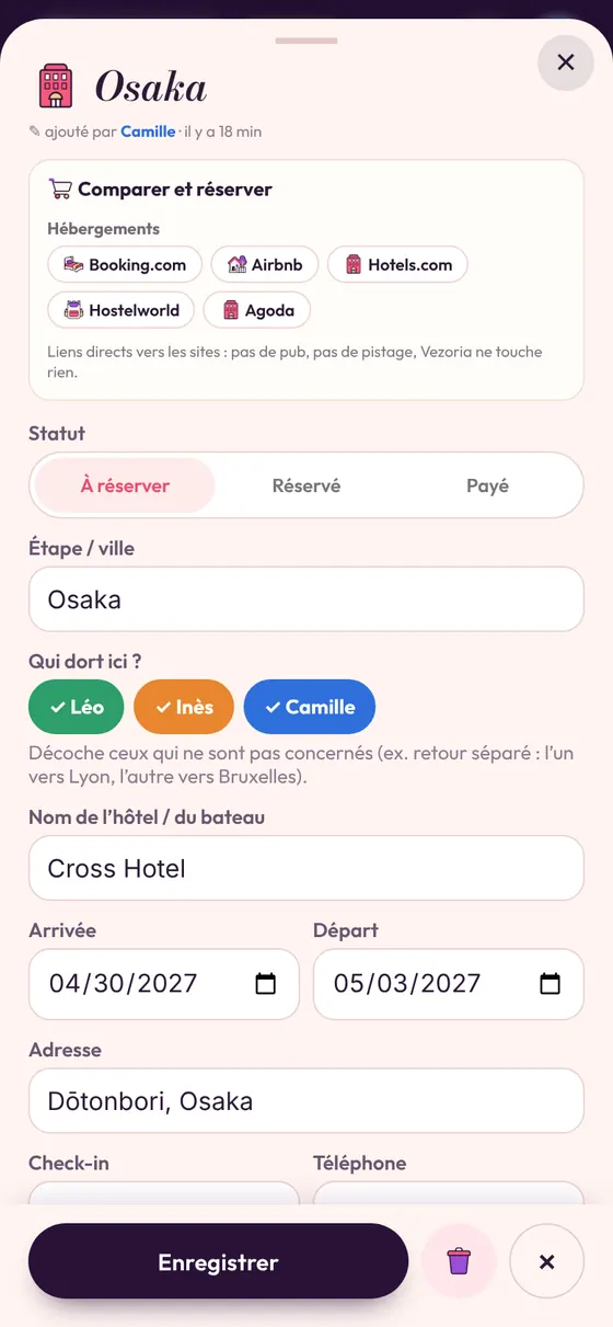 Une fiche d’hôtel avec ses dates et ses voyageurs